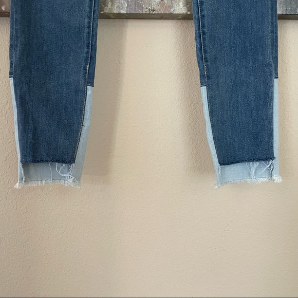 Pilcro And The Letterman Script Jeans. Size 28 - Picture 4 of 6